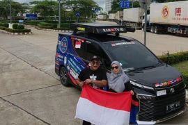 Kakek-Nenek asal Aceh lanjutkan perjalanan overland ke Laos, hadapi kendala servis mobil
