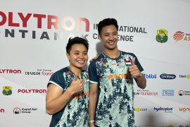 Dejan Apriyani taklukan rekan Pelatnas dan melaju ke semifinal