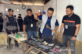 Polrestabes Medan gerebek rumah diduga sarang narkoba, enam orang ditangkap