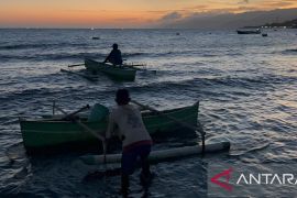 Gelombang tinggi kurangi aktivitas melaut nelayan Gorontalo