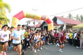 Ratusan pelari ikuti Nan Caredek Marathon 10K dukung sport tourism Pariaman