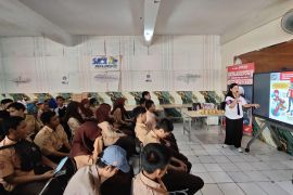Asmo Sulsel dan Polsek Somba Opu edukasi Safety Riding pelajar SMKN 1 Gowa