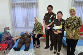 Harlah Kejaksaan RI ke-81, Kejari Sergai gelar donor darah dan baksos