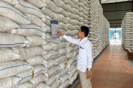 Bulog Banyumas memastikan stok beras aman hingga Maret 2027
