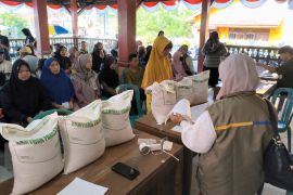 Bulog mempercepat penyaluran bantuan pangan di Banyumas Raya