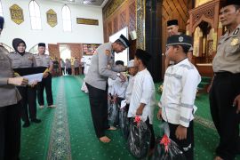 Polda Jatim jadikan Maulid Nabi momentum perkuat integritas personel