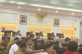 Gubernur Anwar Hafid minta kades gencarkan sosialisasi cegah karhutla