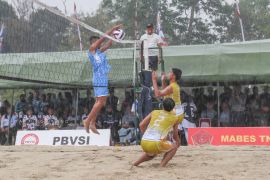 Turnamen terbuka voli pantai Piala Panglima TNI jadi wadah cari bibit atlet