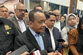 Indonesia targets higher oil lifting of 612,500 bpd in 2027: Bahlil
