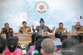 Menkop: Koperasi jangan hanya jadi tempat pinjam uang