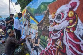 Lomba mural pariwisata dan budaya di Padang