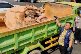 Polda Kepri tangkap penambang pasir ilegal di Batam