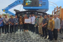 KKP beri benur hingga eskavator untuk pemulihan tambak di Aceh Utara