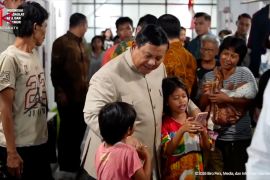 Prabowo kunjungi hunian baru warga pinggiran rel kereta api Senen