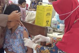 Solo tuntaskan imunisasi BIAS bagi ribuan siswa SD