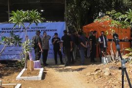 Kepolisian ekshumasi jenazah Sutrimo untuk pastikan penyebab kematian