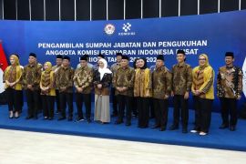 Kukuhkan 9 anggota KPI Pusat, Menkomdigi tekankan penyiaran ramah anak