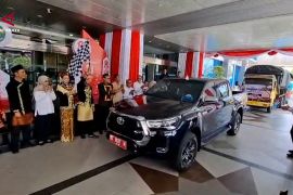 Enam truk bahan pokok dikirim atasi krisis pangan di Mahakam Ulu