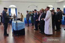 Gubernur Fakhiri ingatkan pejabat Papua bekerja untuk kepentingan rakyat