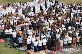 Pemkab Tanjab Barat gelar Shalat Istisqa ikhtiar meminta turun hujan