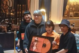 Ruth Sahanaya siapkan edisi fisik piringan hitam EP Merindu 100 keping