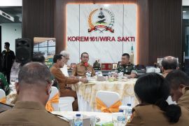 Gubernur NTT meminta bantuan gempa menjangkau semua titik  pengungsian