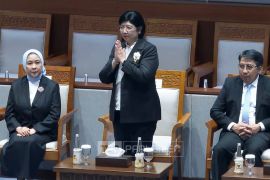 Rapat Paripurna DPR setujui Destry, Aida, dan Solikin untuk pimpin BI
