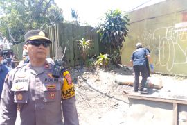 Polisi selidiki mayat perempuan terbungkus kardus di Bandung