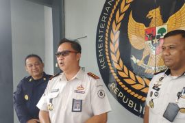 Pembinaan Lapas Padang produksi 5.000 sendal setiap bulan