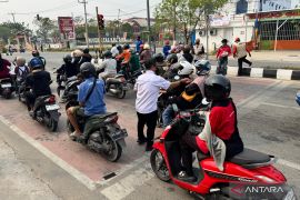 Karhutla, Kesbangpol Bulungan libatkan 30 ormas berbagi 10.000 masker