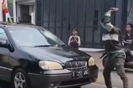 Polisi cari pelaku pelemparan batu ke mobil di Jagakarsa