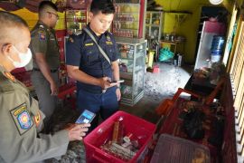 Satpol PP dan Bea Cukai amankan 6.776 batang rokok ilegal di Lamongan