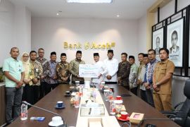 Bank Aceh salurkan zakat  Rp11,9 miliar ke Baitul Mal, jadi muzaki terbesar