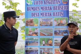 Bupati Lampung Selatan dorong budidaya melon dan anggur berbasis BUMDes