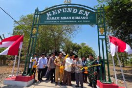 KKN MIT ke-22 UIN Walisongo revitalisasi makam kepunden Mbah Demang, dorong potensi wisata religi Desa Bunderan