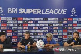 Pelatih Arema FC minta pemain tampil agresif hadapi Isen Mulang