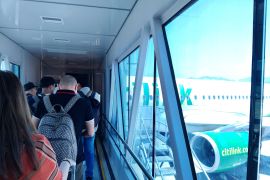 Bandara Hasanuddin kembali normal setelah insiden Garuda pecah ban