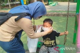 AIMI Kalimantan Barat peduli ikut bagikan masker sasar anak