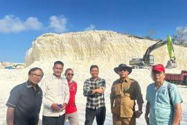 Pansus TRAP DPRD Bali tutup sementara tambang di Kampial-Nusa Dua