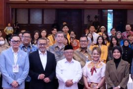 Ketika semua orang bisa viral, siapa yang masih bisa dipercaya?