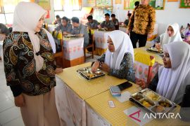 Wagub Gorontalo soroti kelengkapan gizi menu MBG