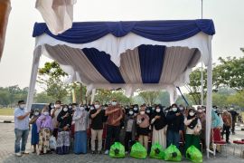 PTPN IV Regional III ringankan beban ratusan warga terdampak asap karhutla