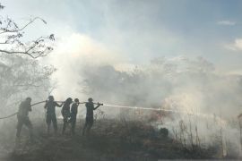 Prajurit Kodim 1702/Jayawijaya bantu penanganan karhutla di Wouma