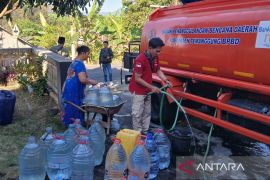 BPBD Temanggung menyalurkan 113 tangki air bersih di 19 desa