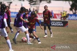 1.091 siswi SS/ MI ikuti Milklife Soccer Challenge di Semarang