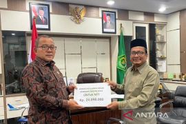 Kemenag Nagan Raya salurkan donasi untuk korban gempa NTT Rp24 juta
