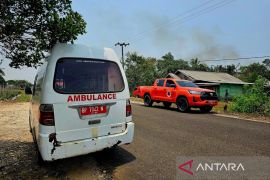 Satgas Karhutla Natuna siapkan ambulans di lokasi kebakaran