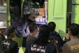 Karantina gagalkan pengiriman 1.106 burung liar di Bakauheni