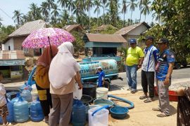Gorontalo Utara salurkan air bersih ke wilayah terdampak kekeringan