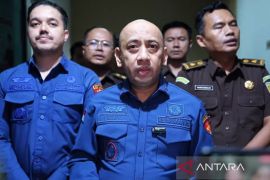 Kejari Karawang tahan tiga tersangka dugaan korupsi KPR